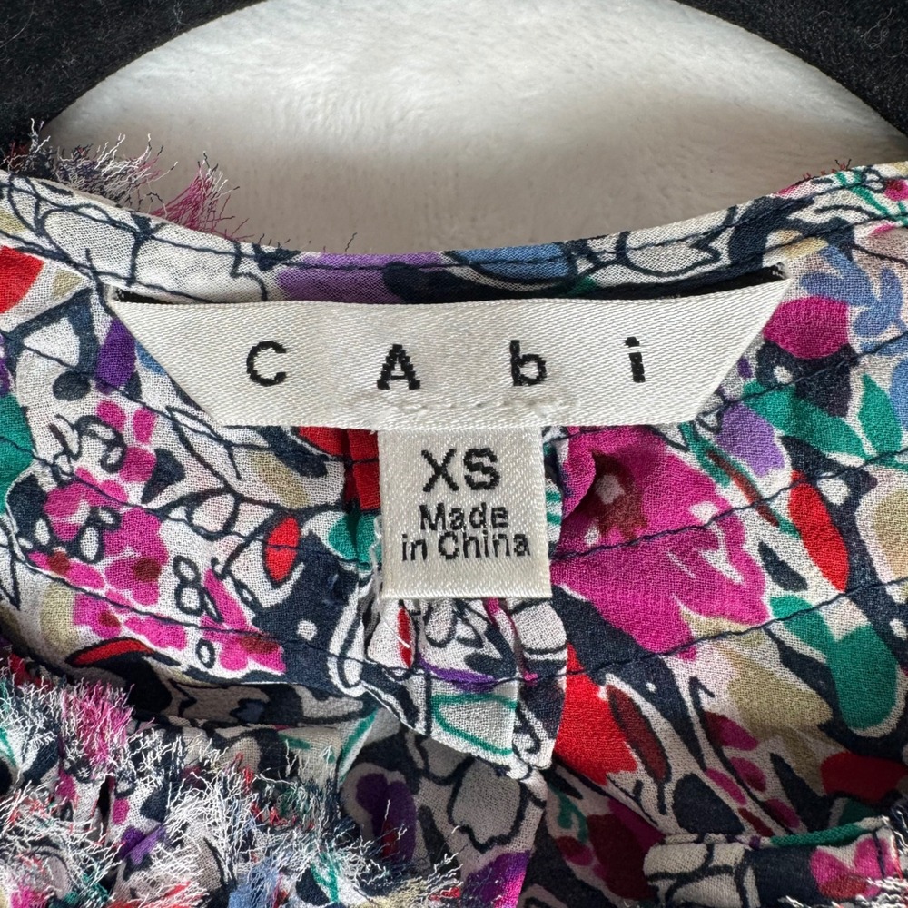 Cabi Womens Top XS Sleeveless Liberty Floral Print Ruffle Collar Button Detail - Picture 4 of 8